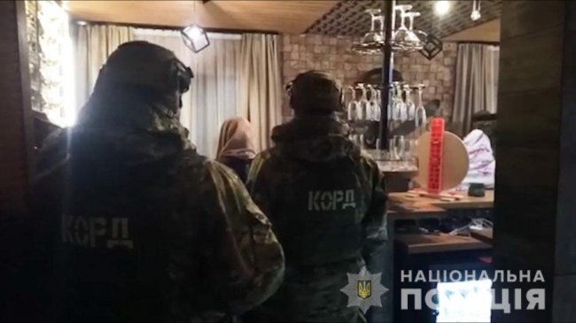 Затримали сутеренів і понад 80 жінок, які надавали сексуальні послуги у 15 областях України. ВІДЕО