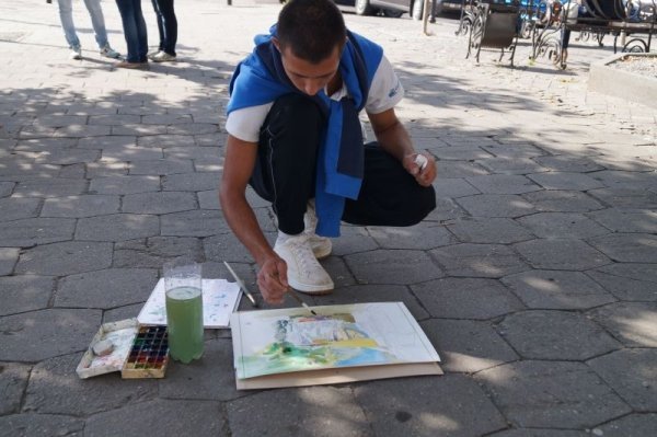 Вулицю Лесі Українки звільнили від автомобілів. ФОТО