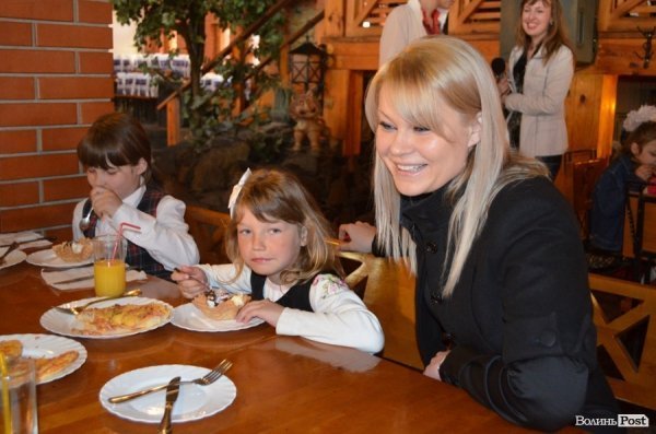 Напередодні Великодня для дітей влаштували забави. ФОТО*