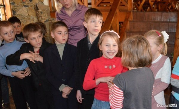 Напередодні Великодня для дітей влаштували забави. ФОТО*