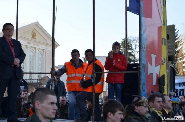 «Кадрове» віче в Луцьку. ФОТО. ВІДЕО