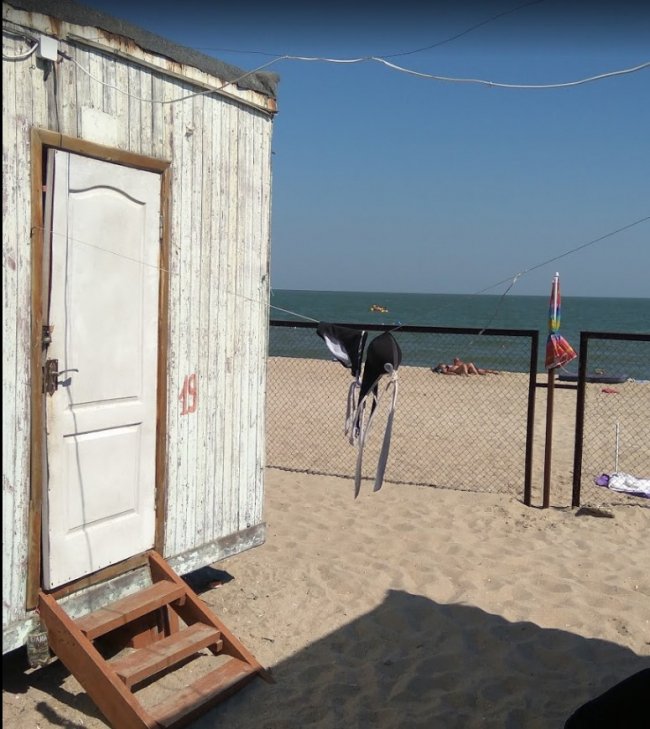 «Сараї» втридорога і ціни у чеках нізвідки: волинська журналістка про відпочинок в Затоці