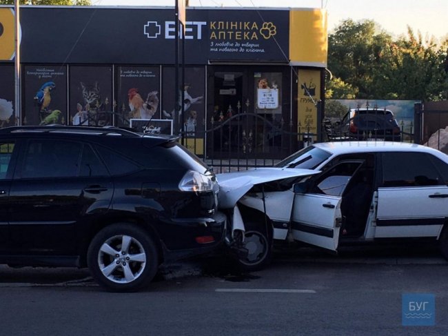 На Волині – аварія за участі трьох автівок. ФОТО