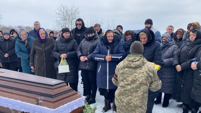 17 місяців вважався зниклим безвісти: на Волині попрощалися з Героєм Андрієм Чумаком