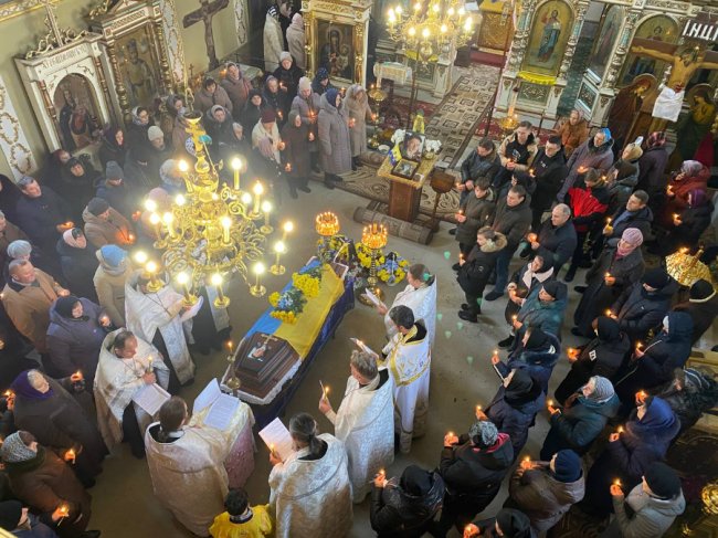 17 місяців вважався зниклим безвісти: на Волині попрощалися з Героєм Андрієм Чумаком