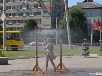 Порятунок від літньої спеки: чи поставлять у Луцьку вуличні душі