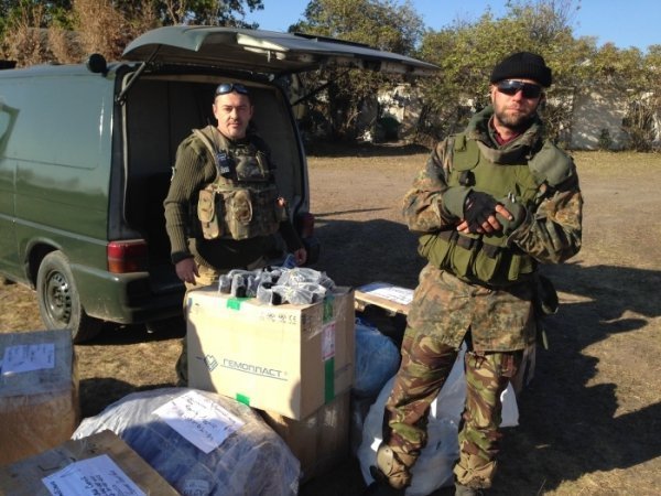 Волинські волонтери передали бійцям машину, їжу та одяг. ФОТО. ВІДЕО