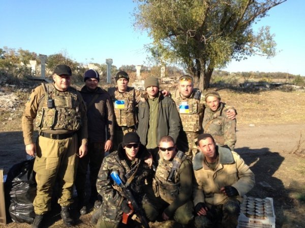 Волинські волонтери передали бійцям машину, їжу та одяг. ФОТО. ВІДЕО