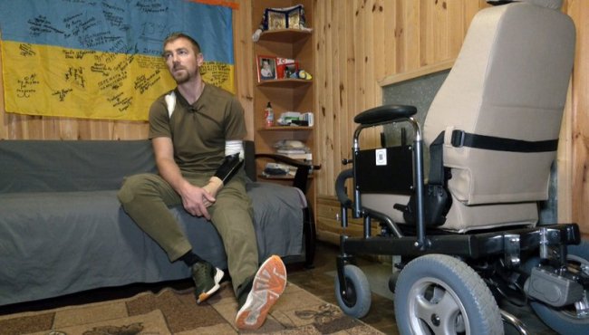 Воїн з Волині, який біля Кринок вратив руку і ноги, 14 днів чекав евакуації на острові