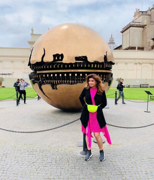 Як MONATIK разом з дружиною та синами насолоджуються відпочинком в Італії