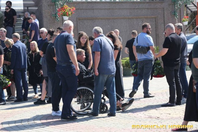 Ресторатора з Луцька Віталія Бровіна провели в останню путь. ФОТО