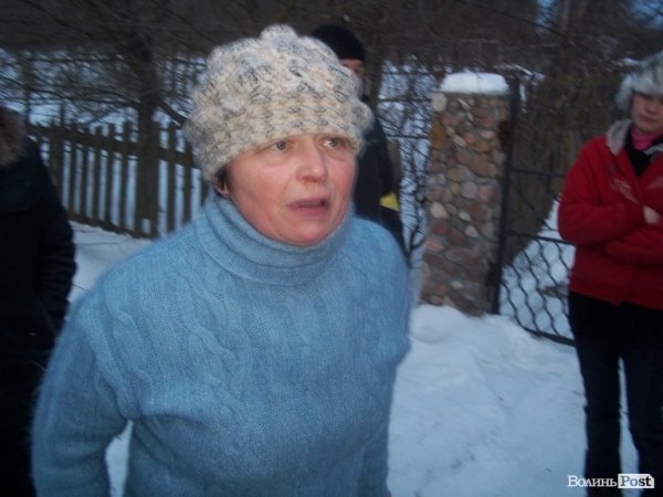 Автомайдан в районах Волині: «криваві» листівки на брамах особняків і сварка з жінкою нардепа. ФОТО. ВІДЕО