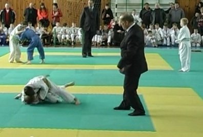 Переможцям Міжнародного турніру з дзюдо вручили кімоно і мобілки 