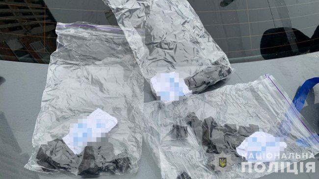 У Луцьку небайдужі громадяни допомогли затримати збувачів психотропів