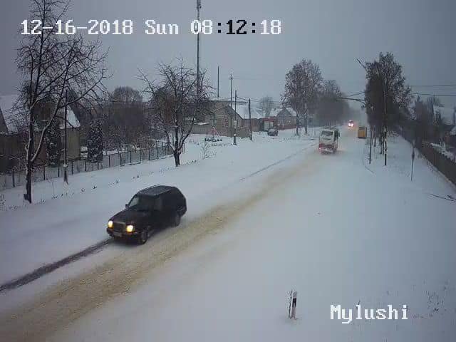 Через складні погодні умови волинян просять бути обережними на дорогах