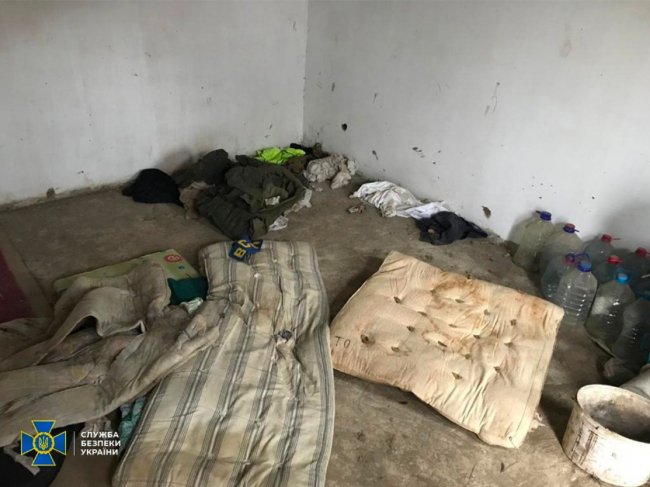 СБУ ідентифікувала трьох росіян, які створили катівню під час окупації Миколаївщини