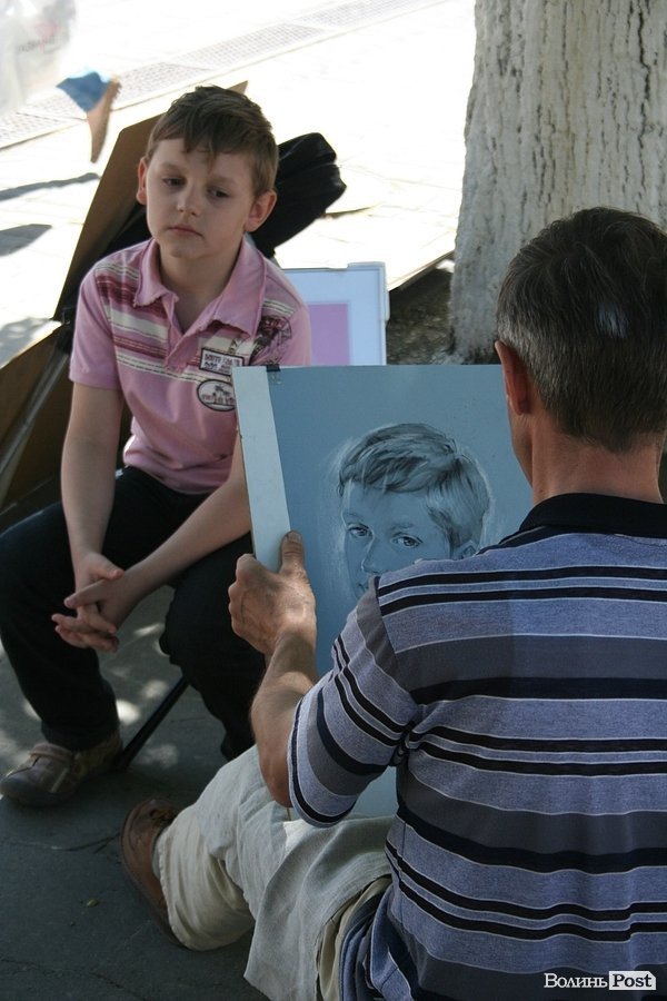 У Луцьку продовжується «Мистецька вулиця». ФОТО