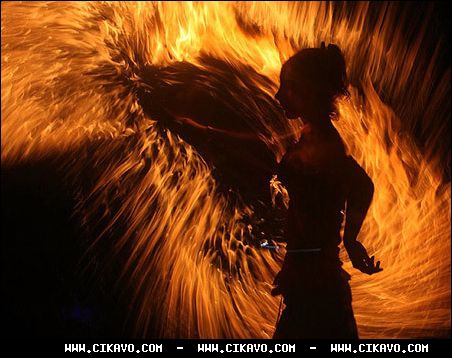 Цікаві приклади «вогняних» світлин та шоу. ФОТО. ВІДЕО