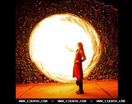 Цікаві приклади «вогняних» світлин та шоу. ФОТО. ВІДЕО