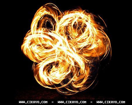 Цікаві приклади «вогняних» світлин та шоу. ФОТО. ВІДЕО