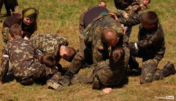 У волинських лісах «воюють» Чорна сотня і сотня Перця. ФОТО 