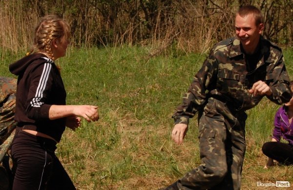 У волинських лісах «воюють» Чорна сотня і сотня Перця. ФОТО 