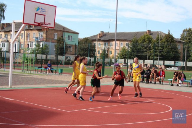 Стріт-бол, теніс і пляжний волейбол: як святкували ювілей волинського міста. ФОТО