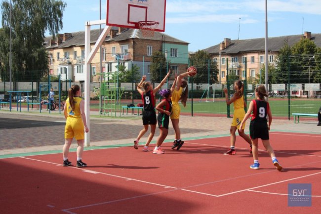 Стріт-бол, теніс і пляжний волейбол: як святкували ювілей волинського міста. ФОТО