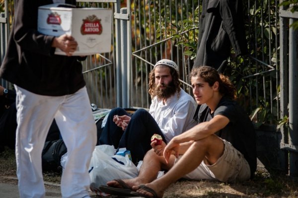 В Умані хасиди святкують Новий рік. ФОТО