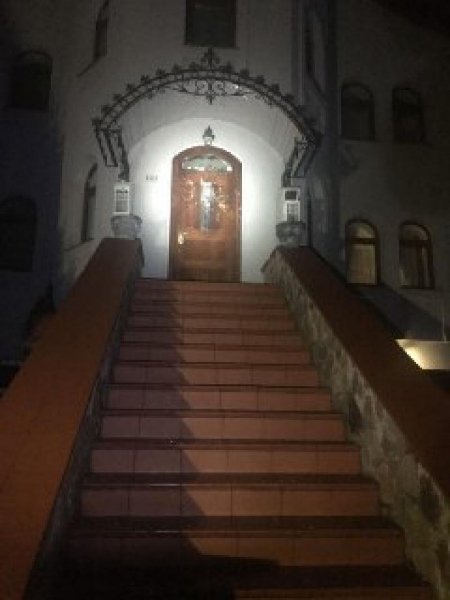 У Рівному вночі кинули гранату в будинок директора ринку