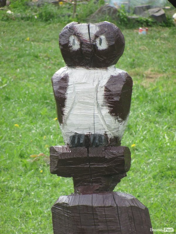 У луцькому парку розфарбовували фігурки тварин. ФОТО