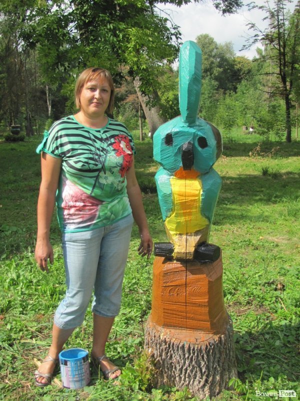 У луцькому парку розфарбовували фігурки тварин. ФОТО