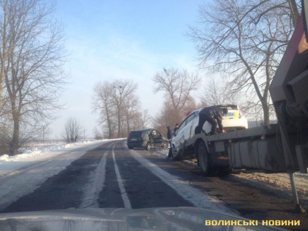 На Волині Ford «влетів» у поліцейську машину
