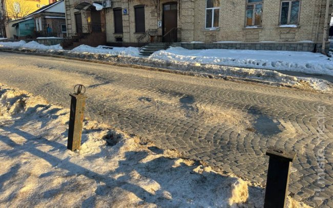 «Ця вулиця - одна з найпроблемніших»: на Богдана Хмельницького у Луцьку просіла бруківка