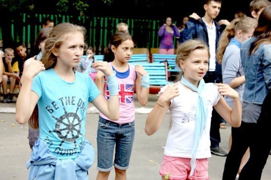 «Беркут» влаштував «показуху» дітям у таборі під Луцьком. ФОТО