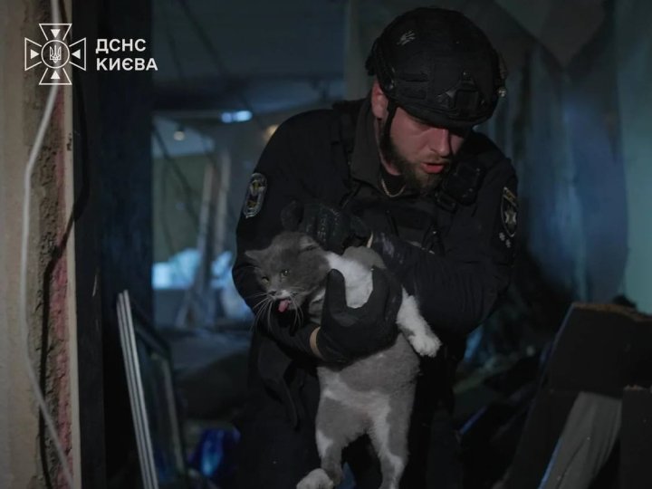 У Києві - двоє загиблих після російського удару по багатоповерхівці