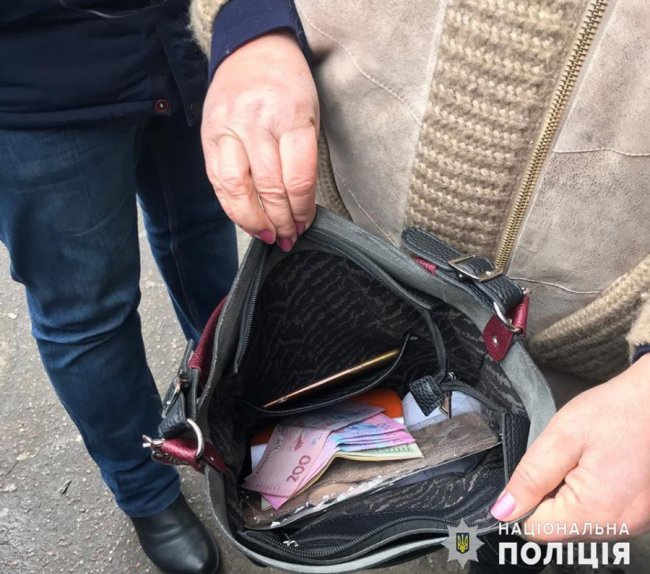 Волинські правоохоронці викрили корупційну схему у ДАБІ