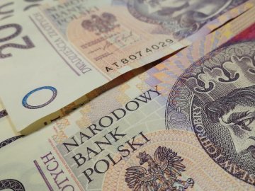 Польща продовжить виплати допомог українським біженцям