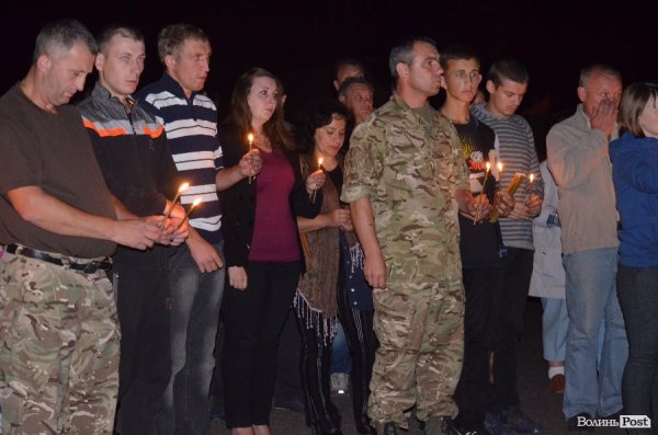 Зі сльозами на очах: на Волині зустріли загиблого земляка. ФОТО. ВІДЕО