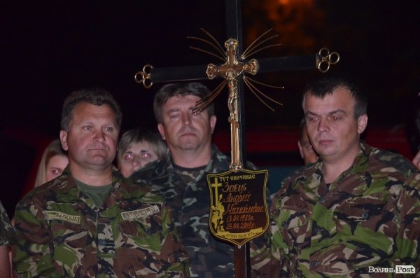 Зі сльозами на очах: на Волині зустріли загиблого земляка. ФОТО. ВІДЕО