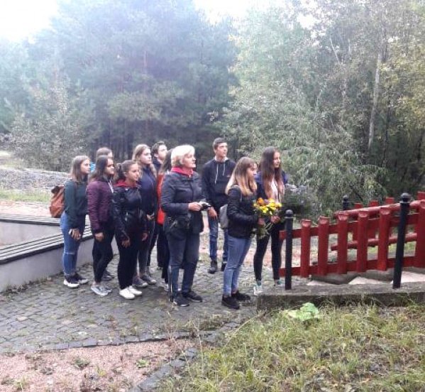 Трагедія Бабиного Яру: на Ковельщині вшанували жертв Голокосту. ФОТО