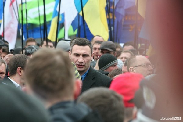 «Вставай, Україно» у Луцьку: обличчя протесту. ФОТО