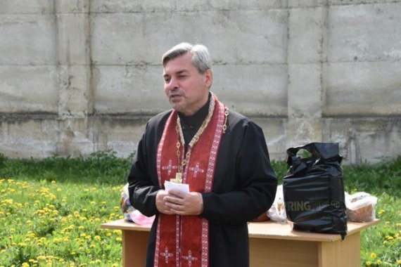 Радісно та з молитвою: як українські військові святкують Великдень на передовій. ФОТО