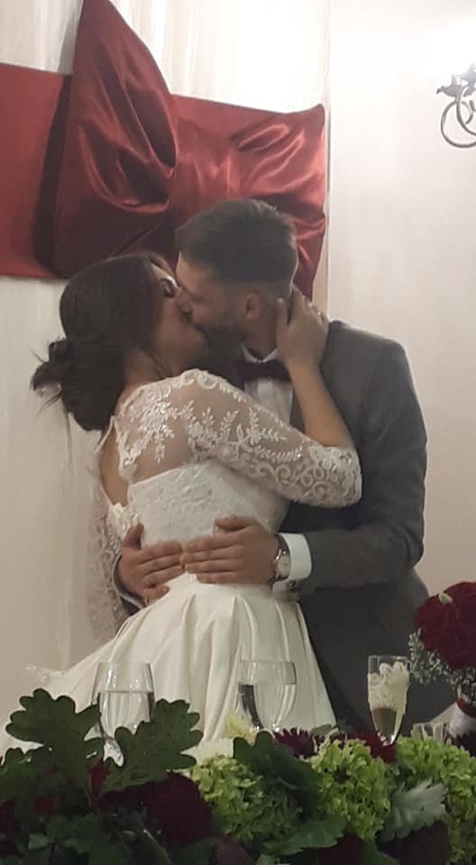 Луцькі муніципали зворушливо привітали колегу з одруженням