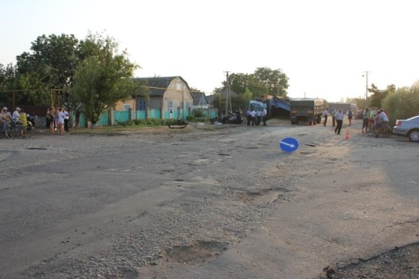 КамАЗ розчавив легковик на Запоріжжі. ФОТО. ВІДЕО