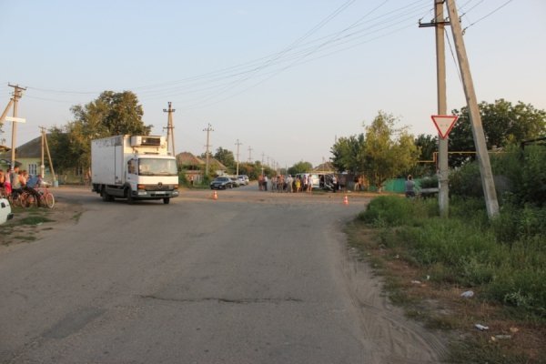 КамАЗ розчавив легковик на Запоріжжі. ФОТО. ВІДЕО