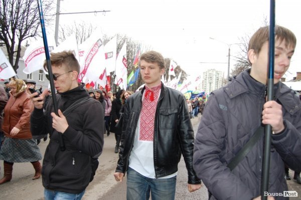 Акція «Вставай, Україно!» розпочалася в Луцьку. ФОТО. ОНОВЛЕНО
