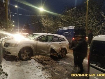 Водійка BMW не пропустила на перехресті: опублікували момент аварії у Луцьку.ВІДЕО
