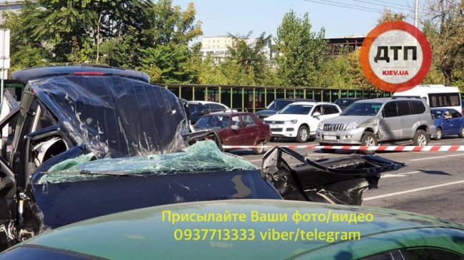 У Києві – масова аварія. ФОТО. ВІДЕО