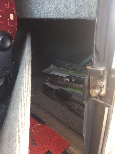 Сир, сорочки і слухові апарати: недільна контрабанда на «Ягодині». ФОТО